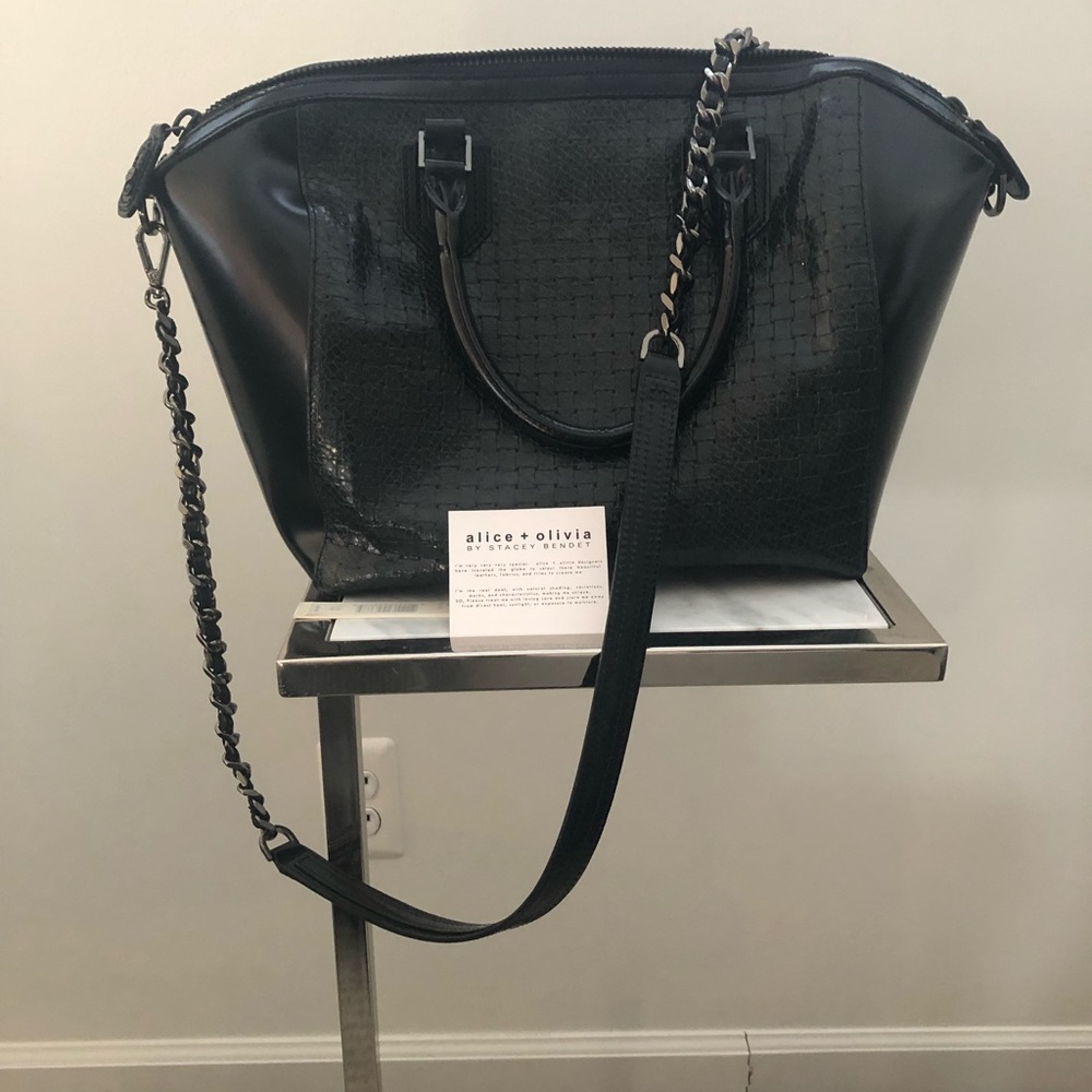 alice + olivia black shoulder bag